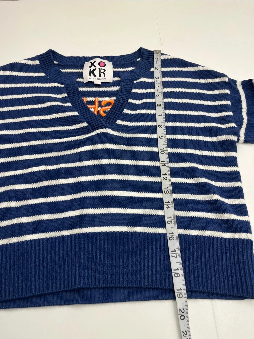 Kerri Rosenthal Sunshine Is a State of Mind Embroidered V-Neck Sweater‎ Small